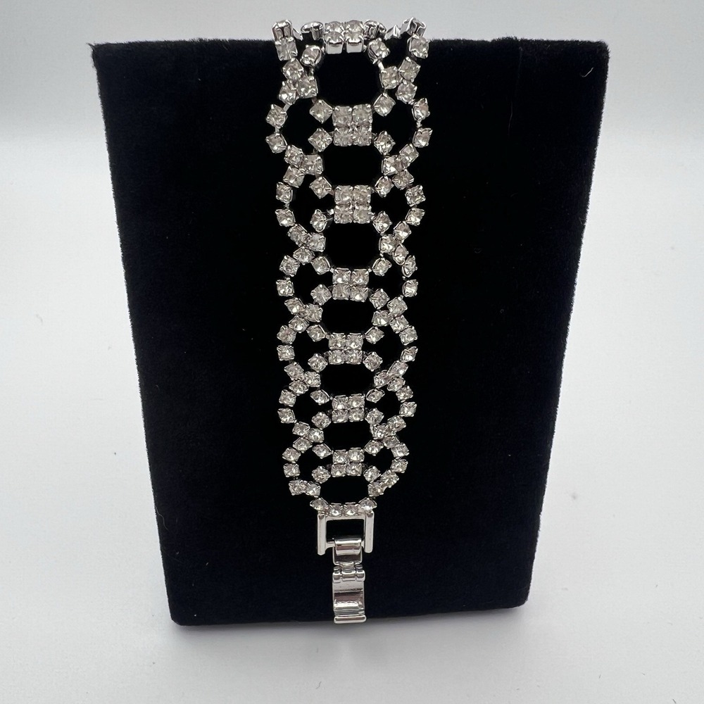 Vintage Rhinestone Tennis Bracelet Silver Tone 7.5" Box Clasp Round Clear Stones - Picture 2 of 6